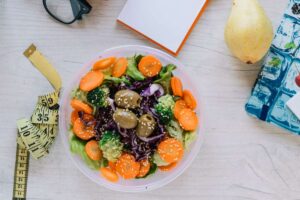 Dieta 1200 kcal – jadłospis, zasady i efekty